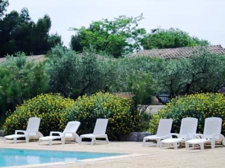 gites rental with swimming pool provence
